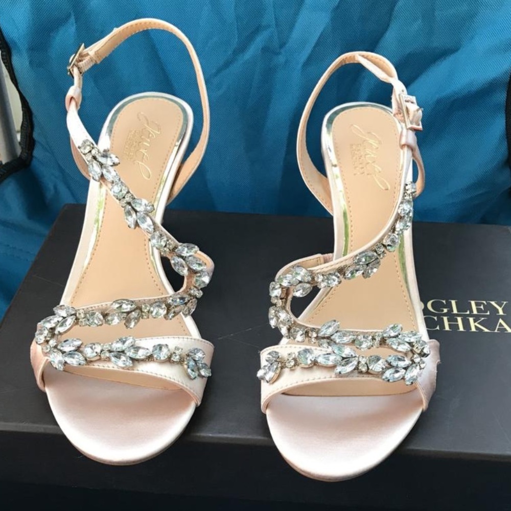 Jewell Badgley Mischka ganet asimetrycal champagne - Picture 7 of 12